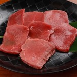 Kurogegyuu Ittou Gai Yakiniku No Suzuki - 