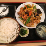 食福 - 鶏肉と野菜辛味炒め750円