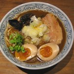 Mujina BAR - 「ムジナ名物のラ～麺（豚骨魚粉スープ）」800円