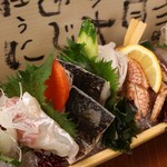 魚屋 うきうきらんらん 三鷹 - 日替わりお刺身