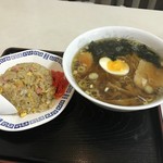 珍満 - ラーメン・半チャーハン