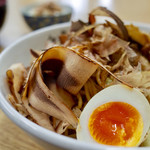 麺屋 白神 - 宗田かつおの焼ラーメン…990円