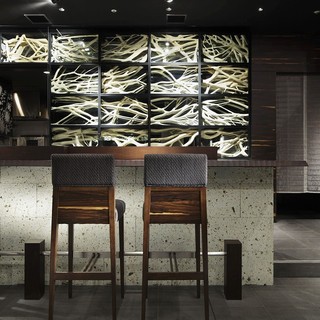 ライブ感溢れるカウンターで贅沢なひと時を