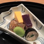 まき村 - フォアグラゼリー、厚焼き卵、河豚のにこごり、牡蠣の海苔巻き、空豆、小梅