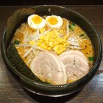 東京スタイルみそらーめん ど・みそ  - 特みそこってりらーめん(背脂あり) 930円