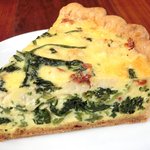 まちのパーラー - ほうれん草とリコッタチーズのキッシュ　500円