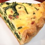 まちのパーラー - ほうれん草とリコッタチーズのキッシュ　500円