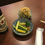 立ち呑み くにし - たたきキュウリトムヤムクン和え&もやしと水菜のナムル