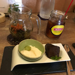 手しごと遊菜 922 - 中国茶と烏龍茶と杏仁豆腐とガトーショコラ