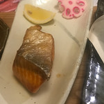 海鮮酒蔵 二三一 - 鮭。脂のっています。