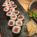 海鮮酒蔵 二三一 - 鉄火巻き。本当は棒寿司希望だったのですが持ち帰り用ということで食べることはかなわず。