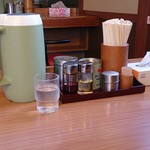 らーめんヒグマ - 卓上