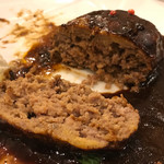ビストロ ボナぺティ - ハンバーグ（断面）