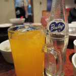 焼肉 白雲台 - ちびつぬが途中で追加注文したオレンジジュース。
      ボキもビールを追加したよ。