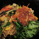 焼肉 白雲台 - 石焼ビビンバは、おこげになってるところが美味しいよね。