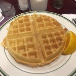 Plaza Court Restaurant - ワッフル(アップ)♪