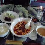 漠漠楼 - ランチの麻婆豆腐定食