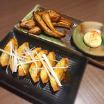 餃子酒場やをら - 揚げ餃子とえいひれ