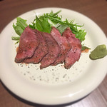 餃子酒場やをら - ローストビーフ