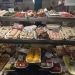 Angelo Feroci - 目立つ理由はこの見事な惣菜の数々