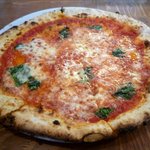 ピッツェリア ダ マッシモ - マルゲリータのアップ