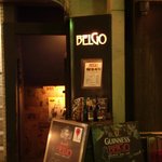 BELGO - 入り口は地下へと降りる階段の先に