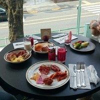 ブッフェアンドカフェ スロープサイドダイナー ザクロ - 
