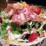 ハッカク - スペイン産生ハムシーザーサラダ