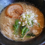 麺屋 伊吹 - 醤油豚骨ラーメン700円。