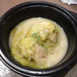 新宿アカシア - クリーム系のロールキャベツ