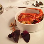 ヴィラ・デル・ソル - 伊勢海老のアヒージョは、伊勢海老軽くグリルした後、バターを投入して低温で煮たコンフィ。伊勢海老の旨みがバターに溶けた逸品です。
