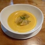 ステラート - 人参ポタージュ
      牛肉の赤ワイン煮込みを詰めたアニョロッティ　ダル　プリン