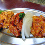 焼肉ハウス 柳月 - ホルモン・カルビ・上ミノ（左から）