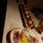 イレテテュヌフワ - 大勢のキャラメルさんとダックワーズさんが鎮座してます