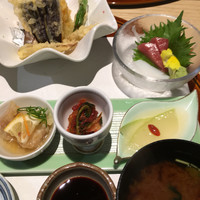 すき焼き 牛しゃぶ 松重 - 真ん中のキムチがとてもとても美味しかったです