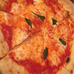 Trattoria VIVACE - 定番:マルゲリータ
¥1500-イベント➡️¥1000-
焼きたて時はモチモチ、時間が経つと端っこは固くなりアゴが疲れる！
