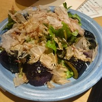 土佐料理 司 高知本店 - 茄子のたたきサラダ。