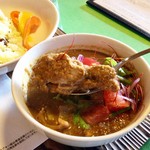 スプーンソング - 『タミル・チェティナッド・チキンカレーシリーズ』食べ応えのある手羽元が2本入っています。