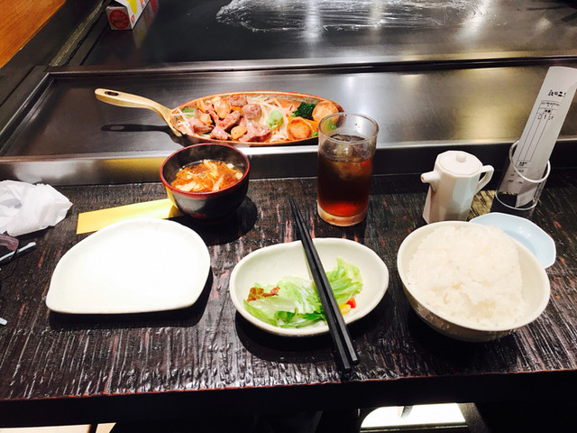 閉店 鉄板二百 秋葉原店 テッパンニヒャクドアキハバラテン 秋葉原 鉄板焼き 食べログ