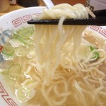 ラーメン幸雅 - 細麺持ち上げ