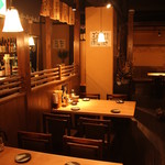 まる福 - テーブル席も広々★