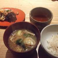 魚匠 銀平 心斎橋店 - お味噌汁、香の物