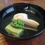 日本料理 梅林 - あさりとヨモギ豆腐