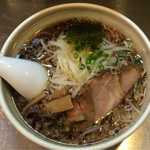 はな火屋 - 醤油らーめん 650円（並盛）