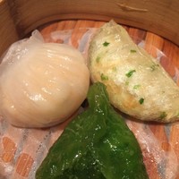 中国飯店 富麗華 - これ絶品~。蒸し餃子三種