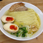 らーめん まつや - 2017.6.8  味玉塩ラーメン☆中盛  800円  中盛は無料