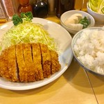 とんかつ燕楽 - ロース定食(大盛)【料理】 