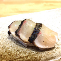すし 弥助 - 炙りシマアジ