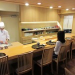 懐石料理 はし本 - カウンター居心地良～