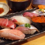 すし屋魚真 下北沢店 - 